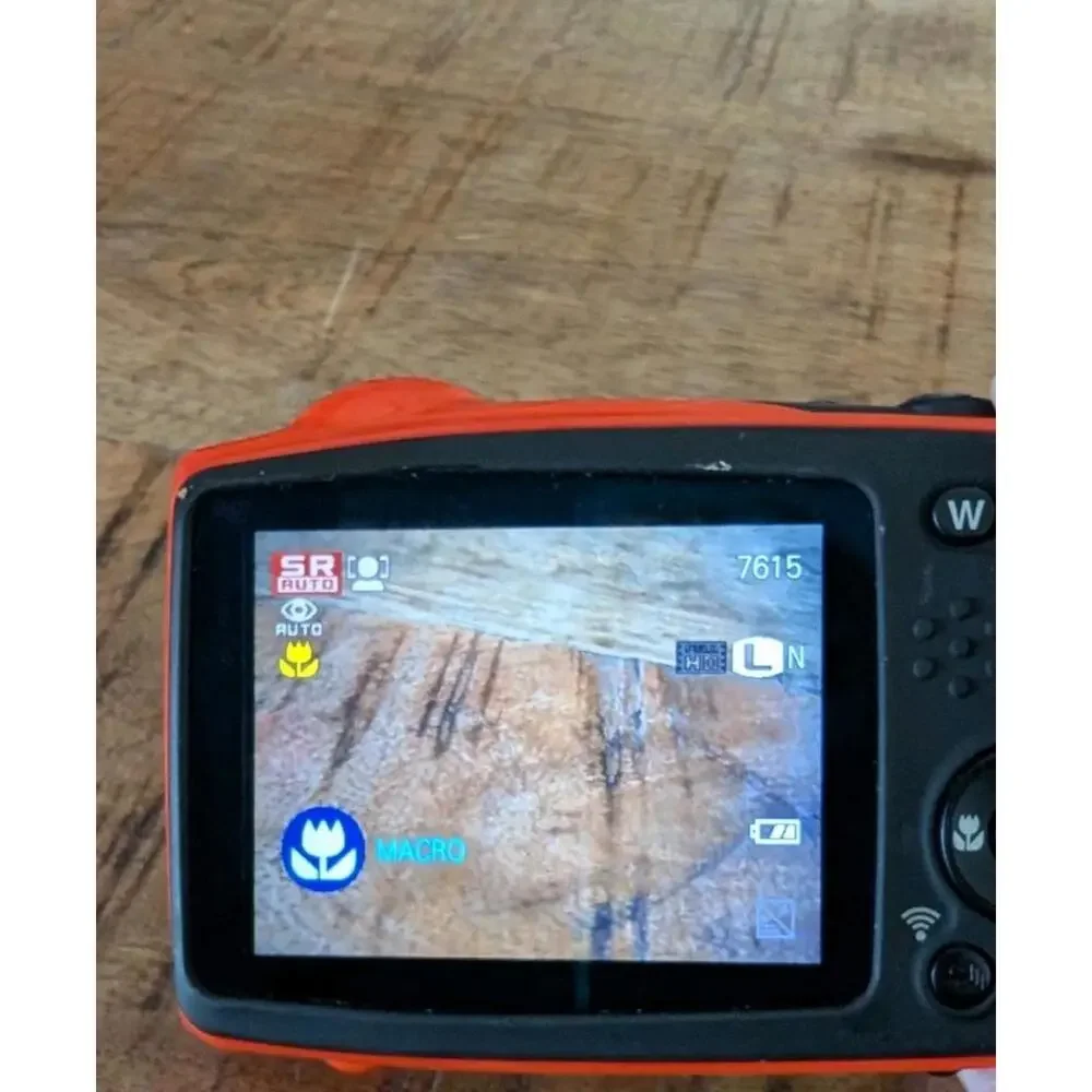 Fujifilm FinePix XP70 16.4 Mega Pixels 5x Optical Zoom Compact Digital Camera 🍊